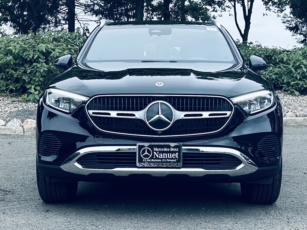 2025 Mercedes Benz GLC 300 4MATIC photo 2