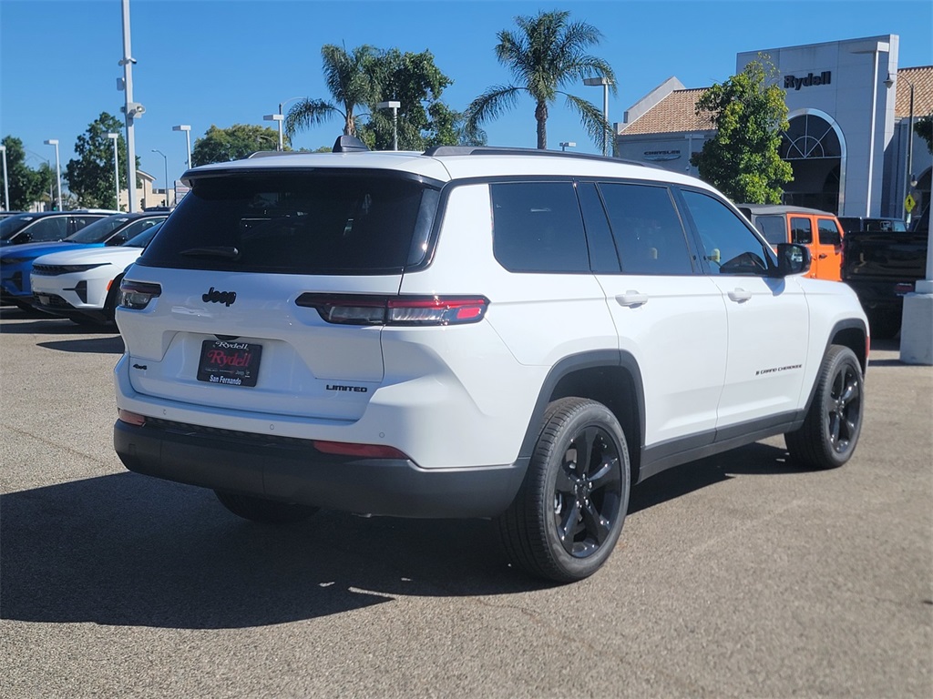2025 Jeep Grand Cherokee Limited photo 3
