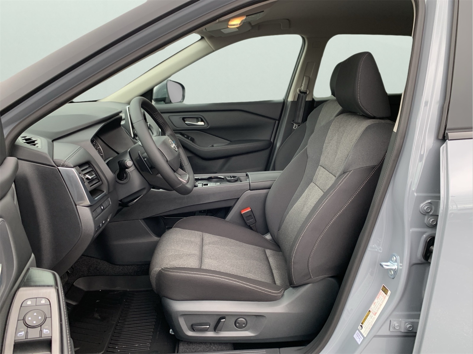 2026 Nissan Rogue SV photo 11