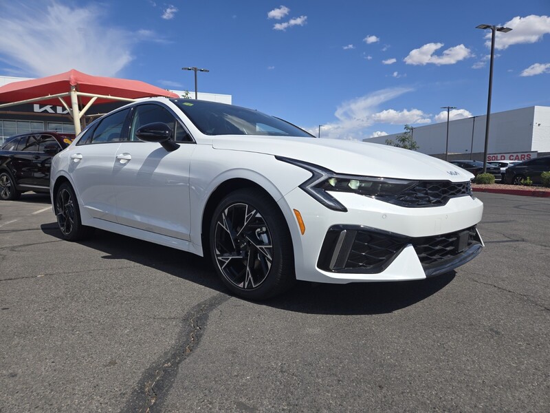 2025 Kia K5 GT-Line photo 2
