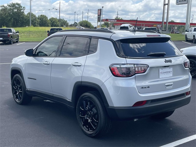 2025 Jeep Compass Latitude photo 3