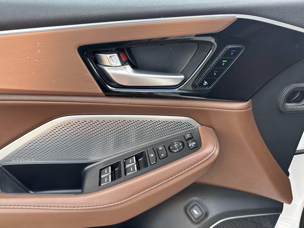 2022 Acura MDX Technology photo 18