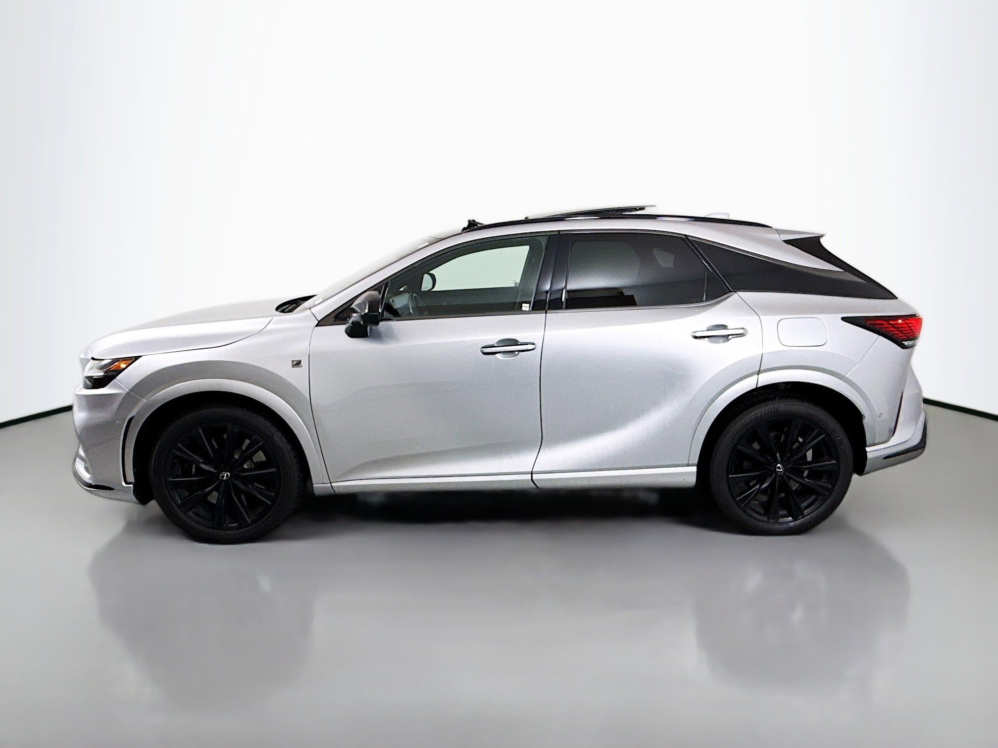 2023 Lexus RX 500h F SPORT Performance photo 4