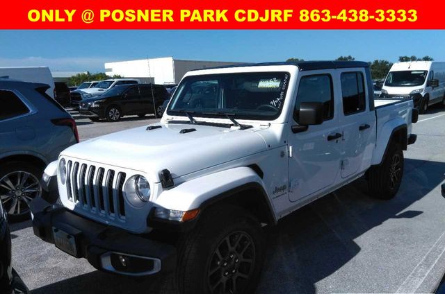 2023 Jeep Gladiator Overland photo 2