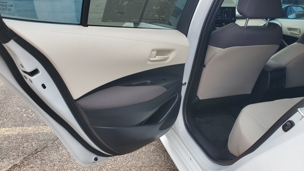 2022 Toyota Corolla LE photo 27