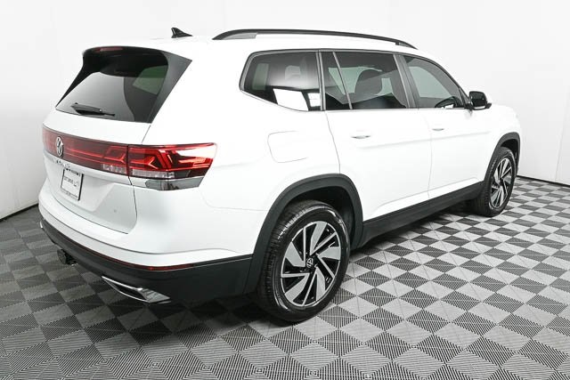 2025 Volkswagen Atlas SE Technology photo 2