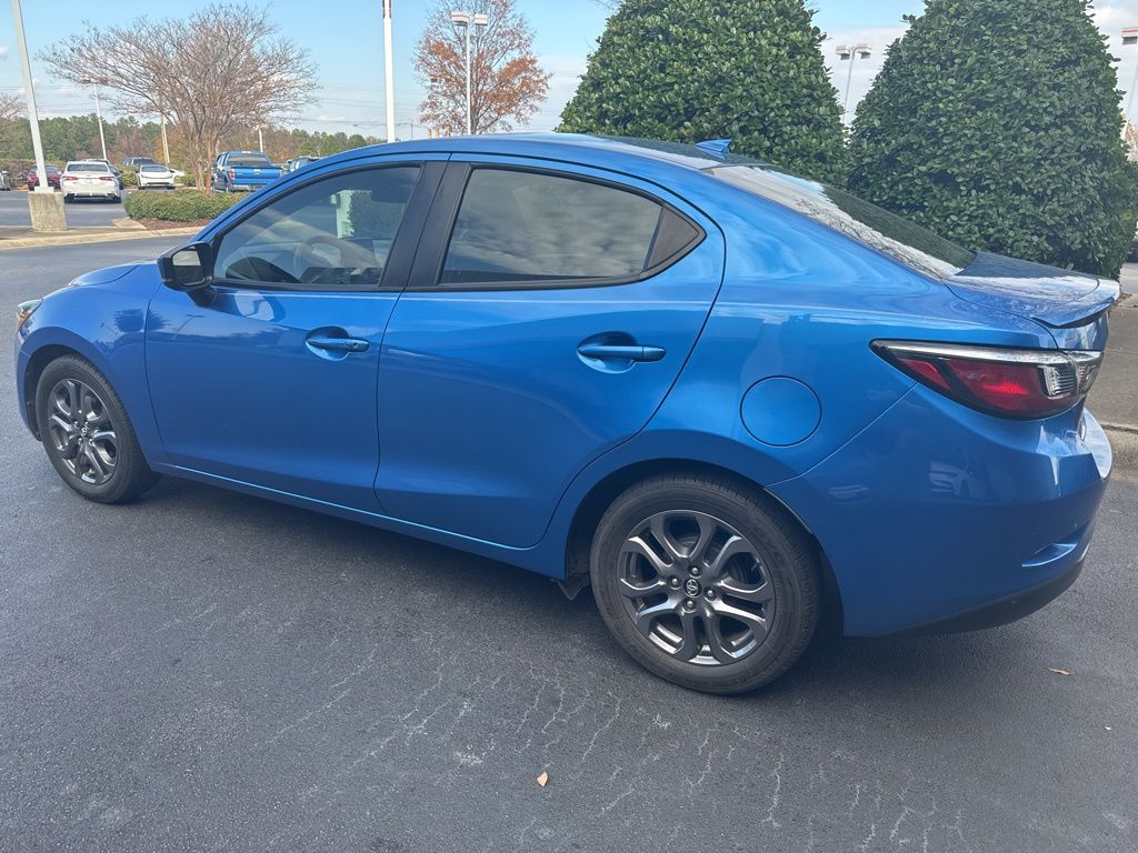 2019 Toyota Yaris LE photo 4