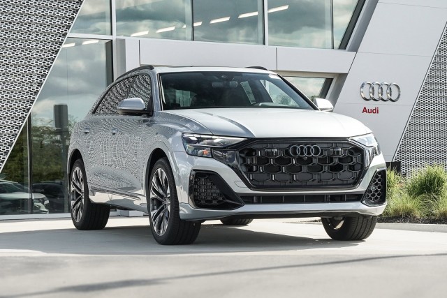 2025 Audi Q8 Premium Plus