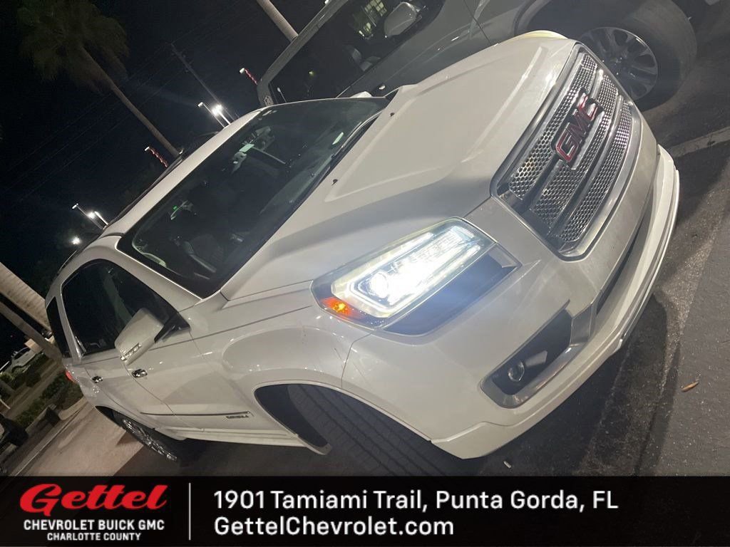 2016 GMC Acadia Denali's photo