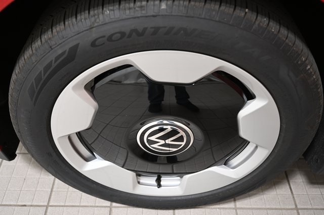 2025 Volkswagen ID. Buzz Pro Plus photo 18