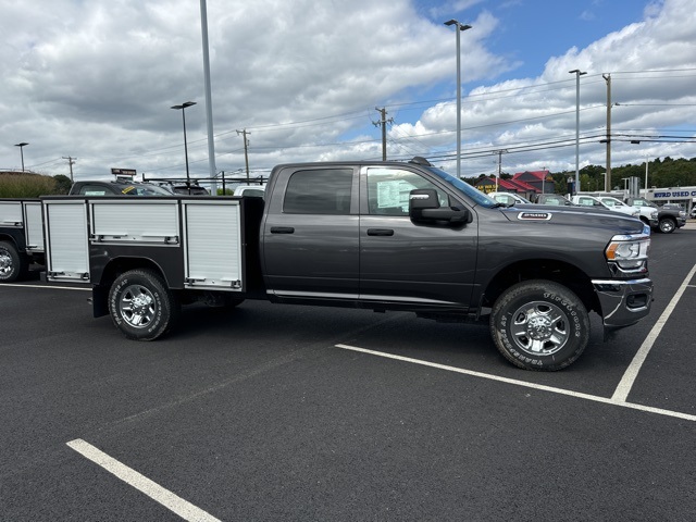 2023 Ram 2500 Tradesman photo 2