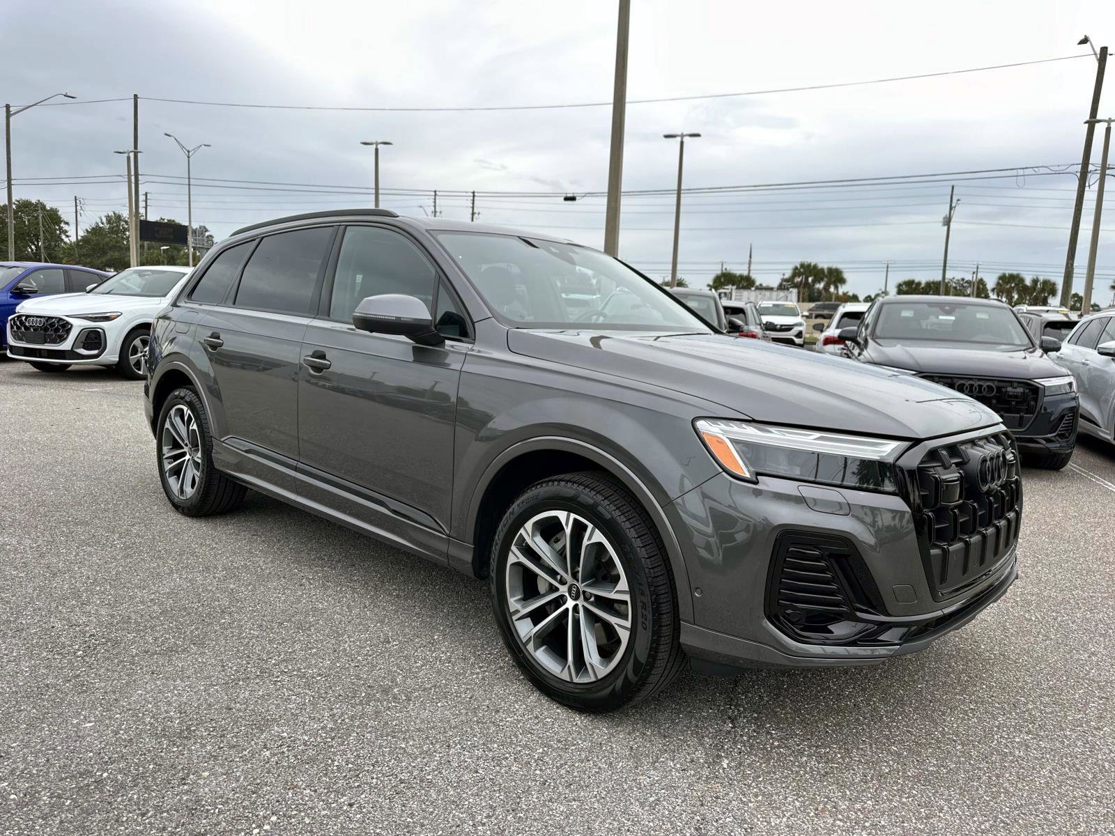 2025 Audi Q7 Premium photo 4