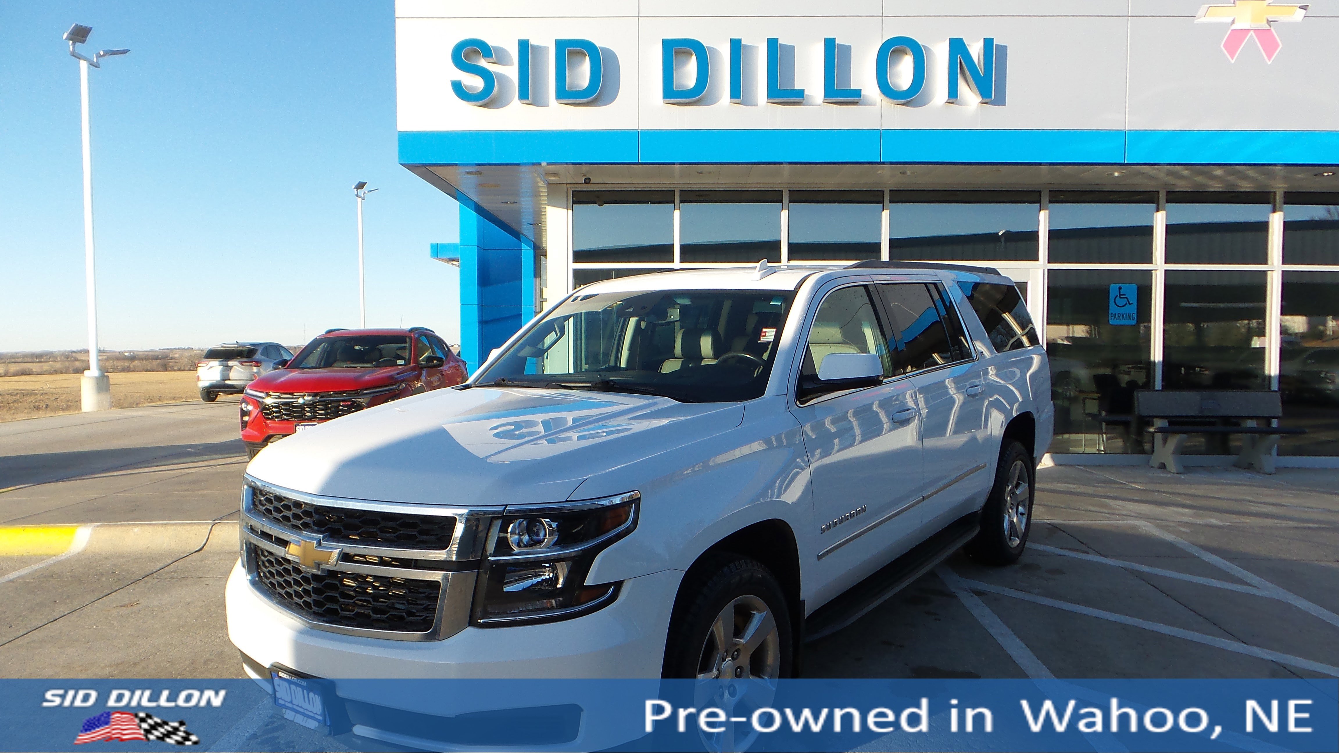 2016 Chevrolet Suburban LT's photo