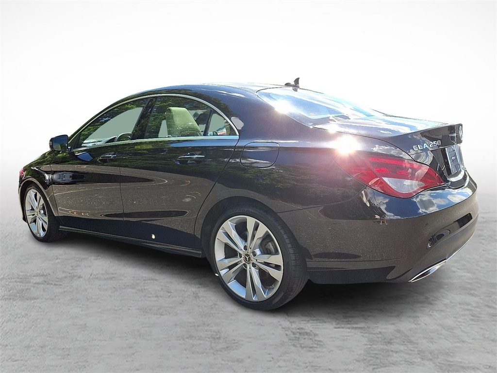 2019 Mercedes Benz CLA 250 4MATIC photo 4