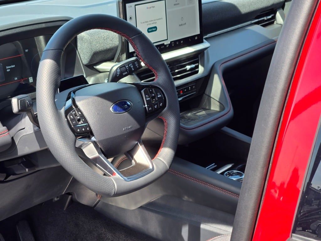 2025 Ford Explorer ST-Line photo 23