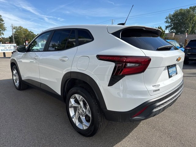 2024 Chevrolet Trax LS photo 5