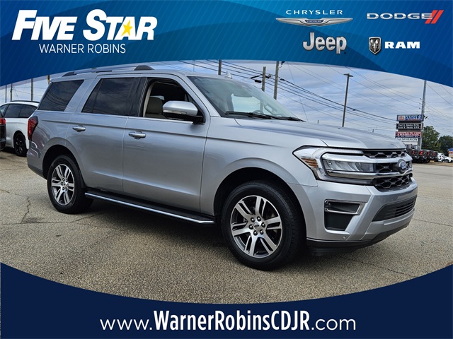 2023 Ford Expedition Limited's photo