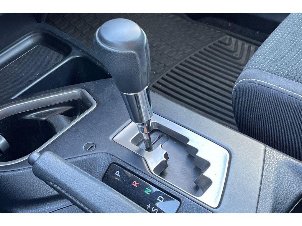 2017 Toyota RAV4 XLE photo 31