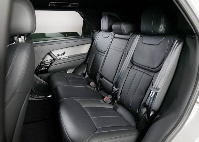 2025 Land Rover Range Rover Sport SE photo 5