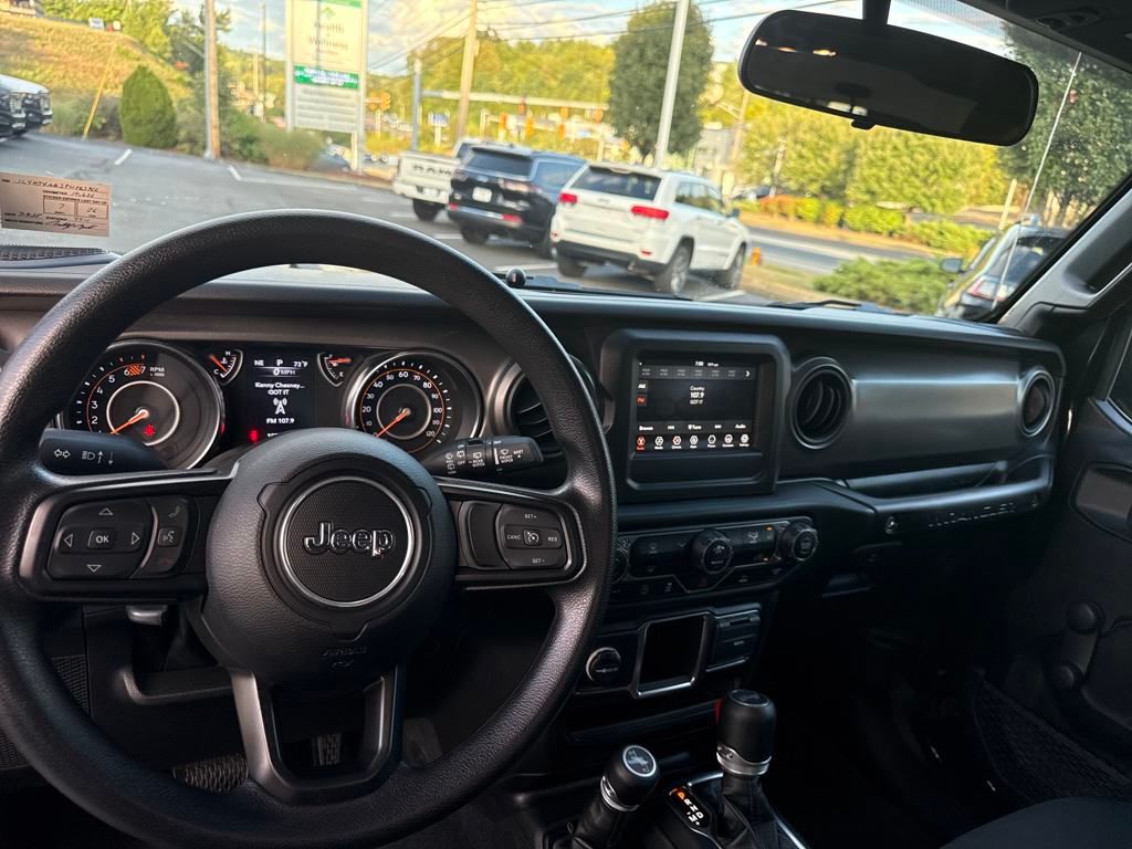 2023 Jeep Wrangler Willys photo 12