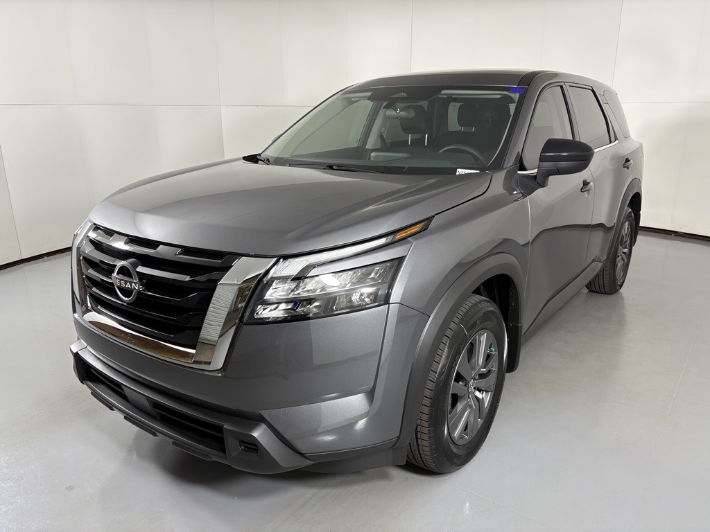 2025 Nissan Pathfinder S photo 4