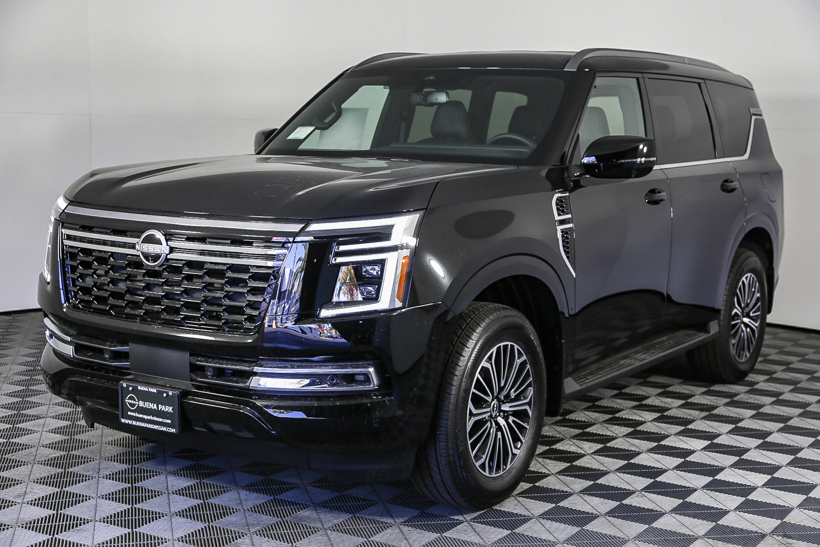2025 Nissan Armada SL photo 5