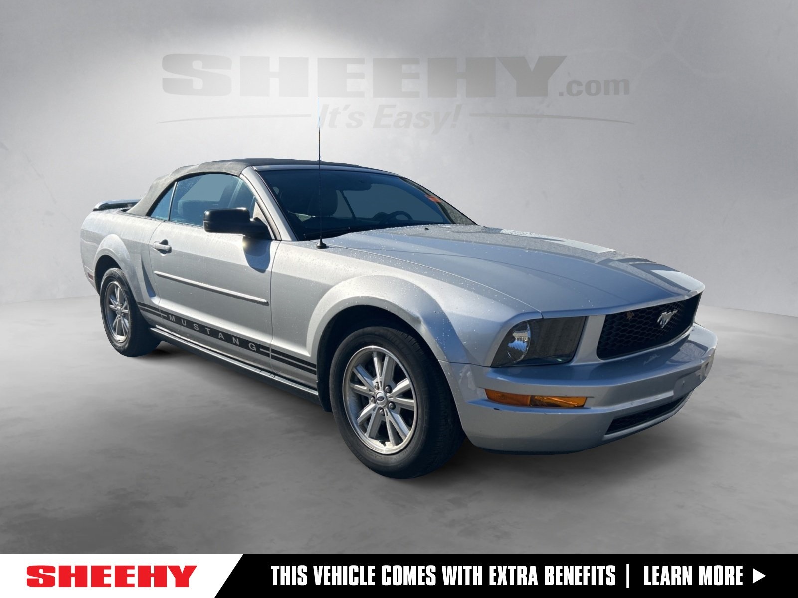 2006 Ford Mustang Deluxe