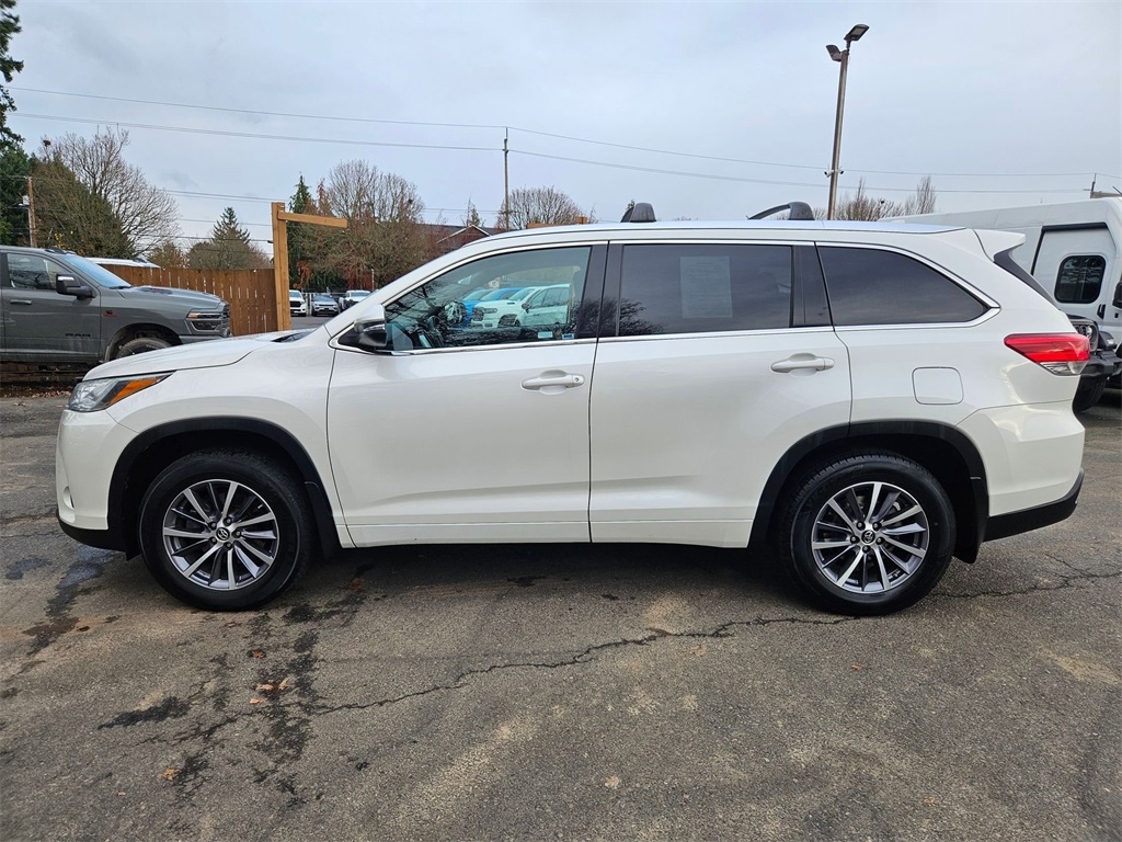 2018 Toyota Highlander XLE photo 2