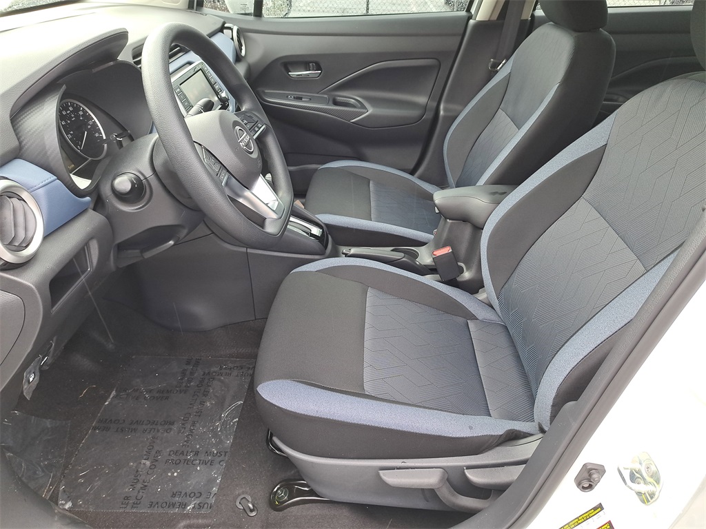 2025 Nissan Versa 1.6 SV photo 17