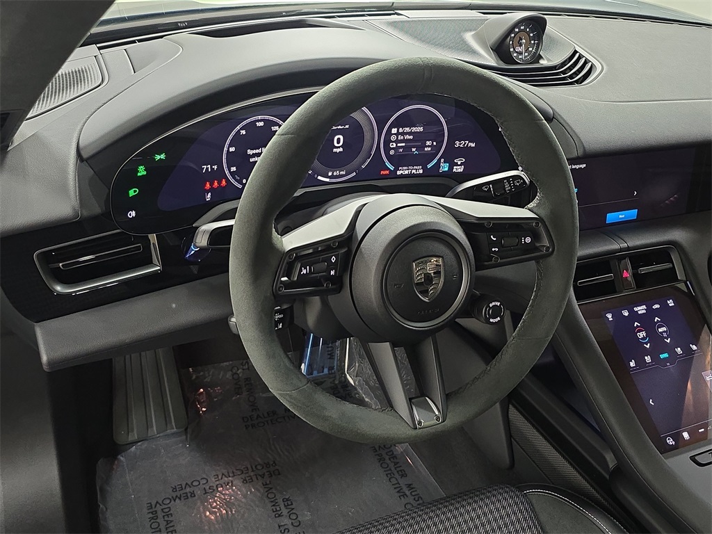 2025 Porsche Taycan Cross Turismo Turbo photo 4
