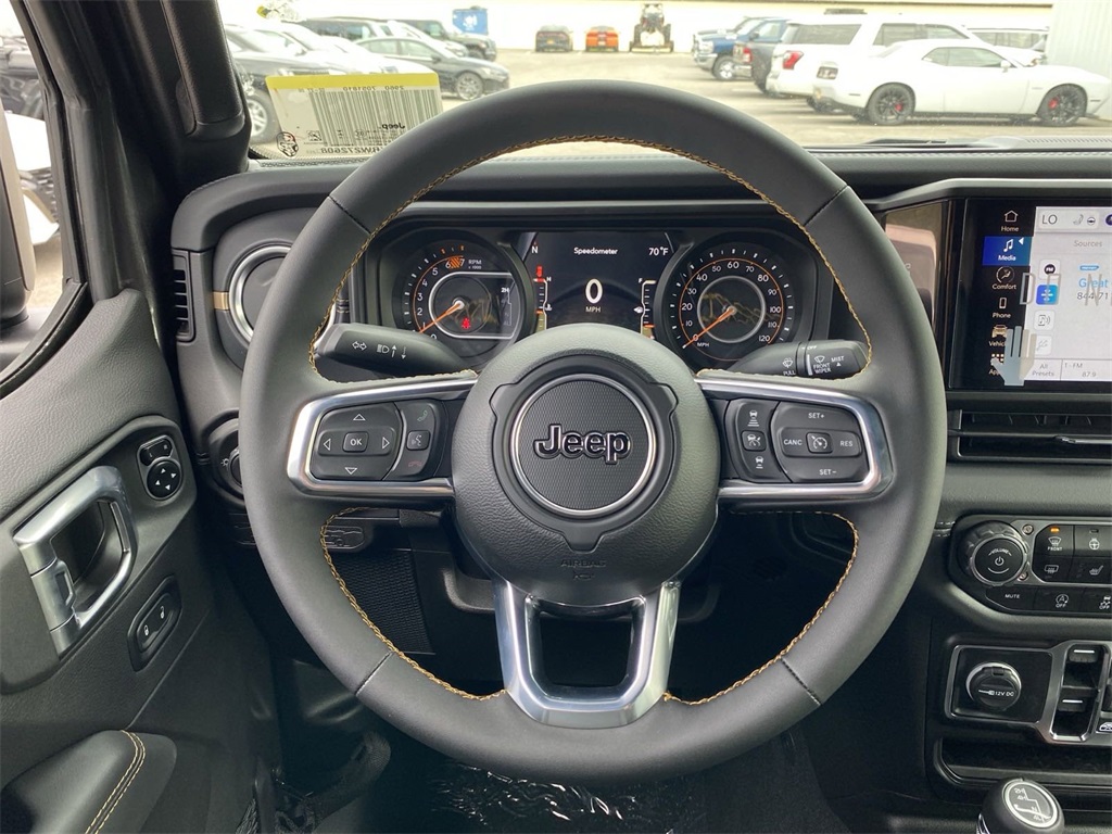 2024 Jeep Wrangler Sahara photo 11