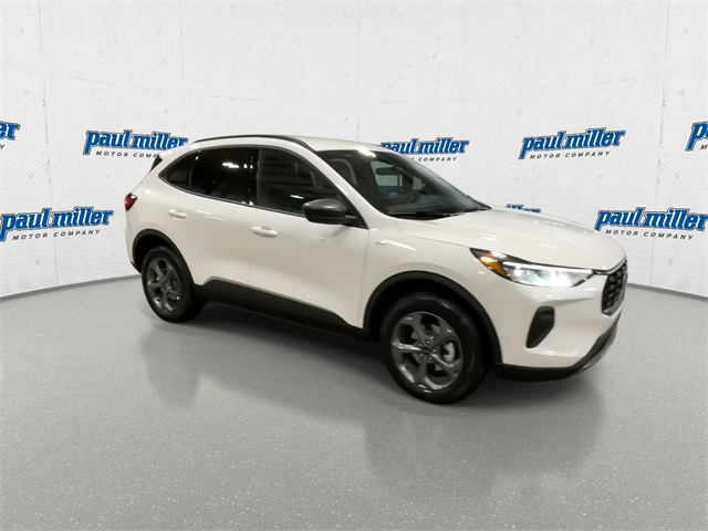 2026 Ford Escape ST-Line photo 2