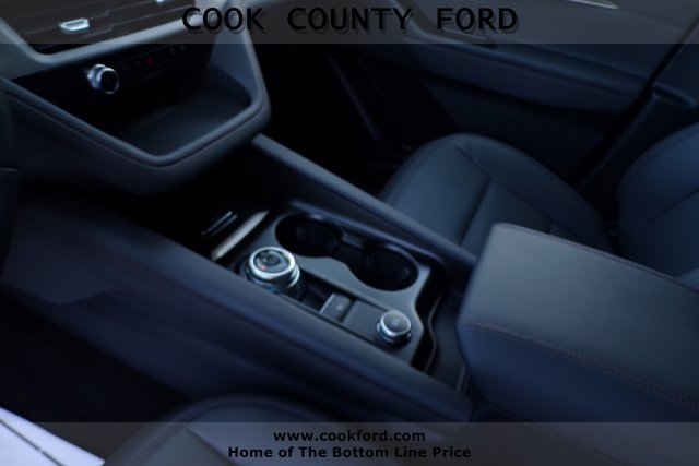 2025 Ford Explorer photo 16