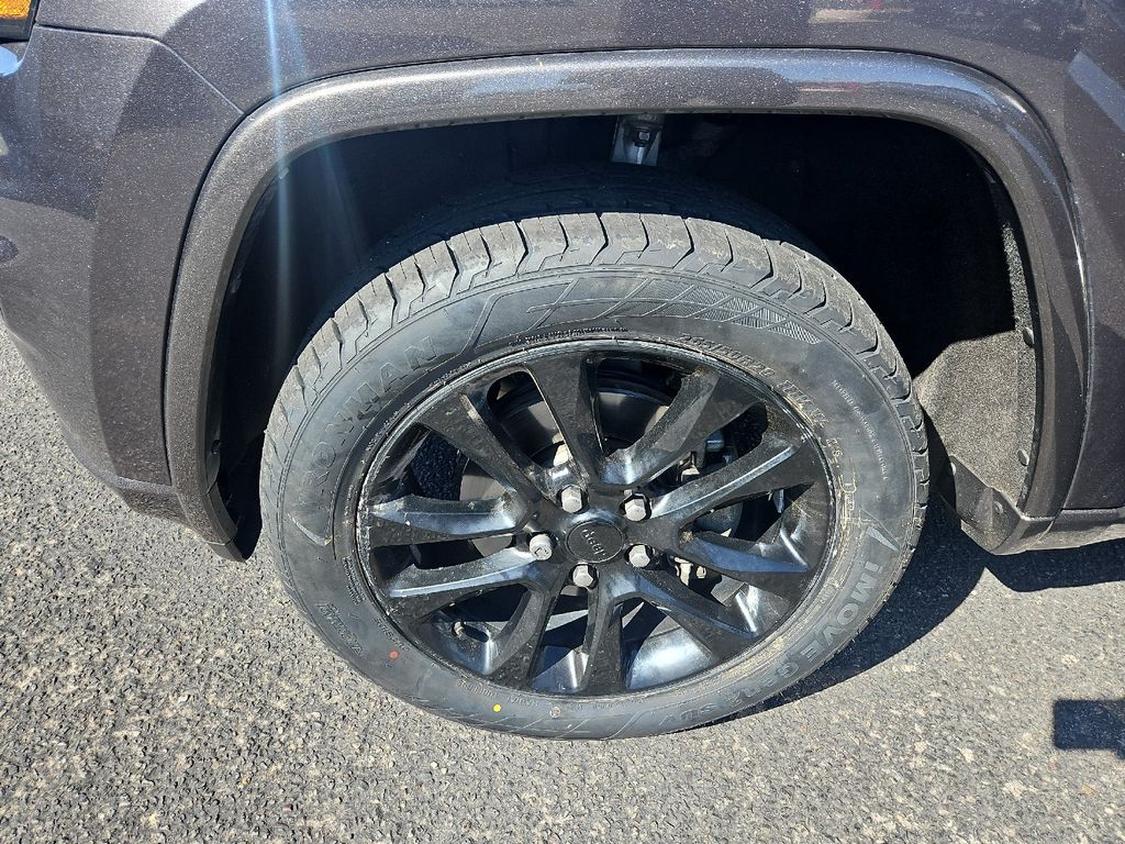 2020 Jeep Grand Cherokee Altitude photo 20
