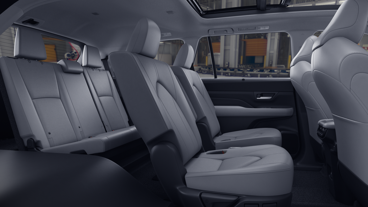 2025 Toyota Grand Highlander Limited photo 18
