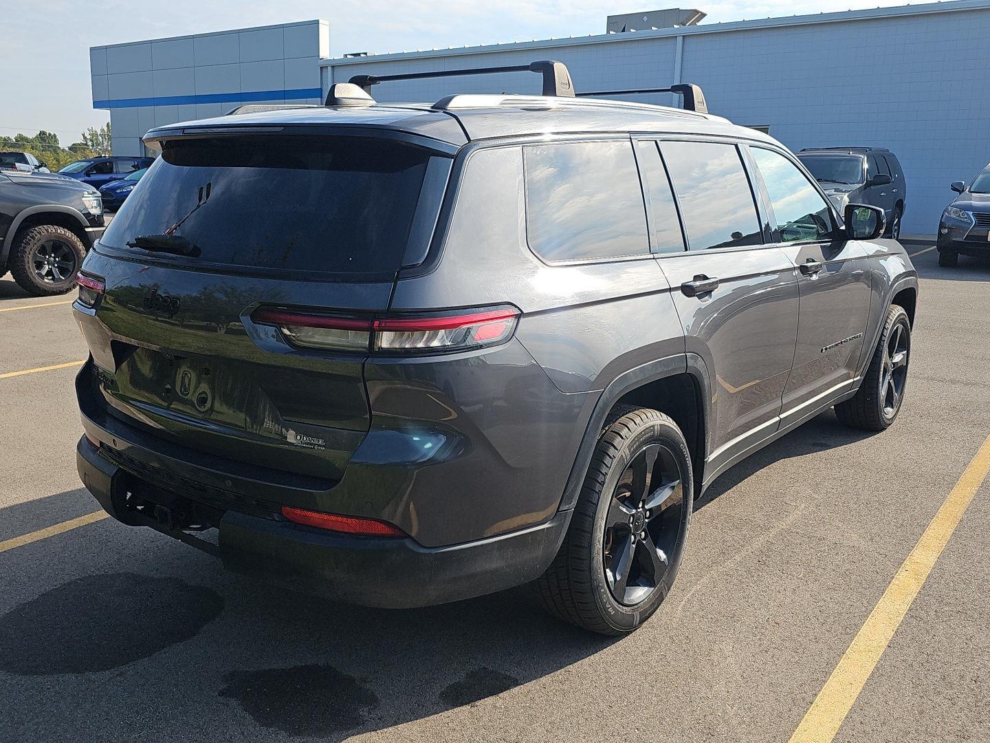 2021 Jeep Grand Cherokee Altitude photo 2