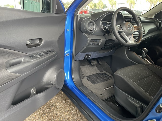 2021 Nissan Kicks S photo 18
