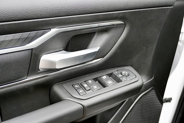 New 2026 Bright White Clear-Coat Exterior Paint RAM Big Horn/Lone Star image 32