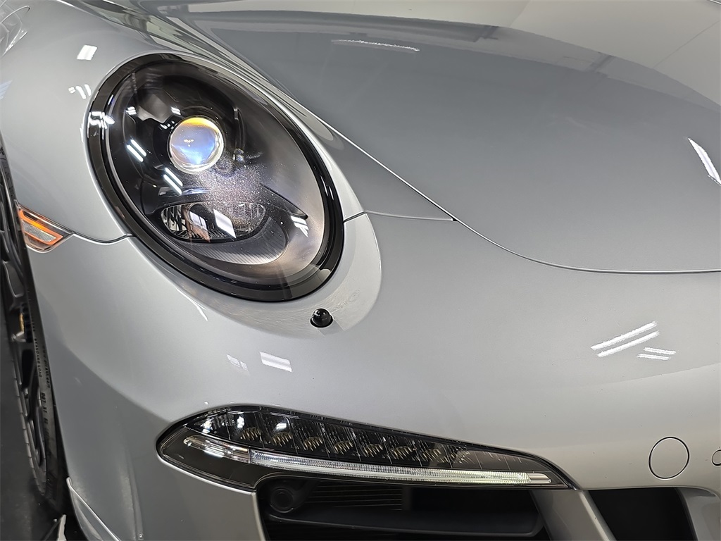 2015 Porsche 911 GTS photo 12