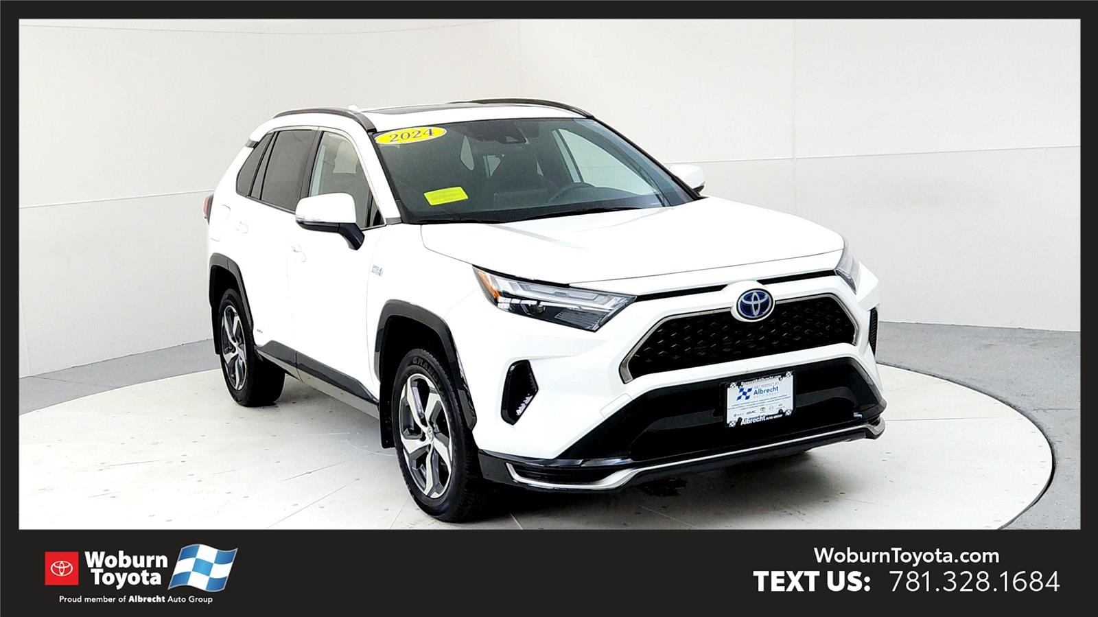 2024 Toyota RAV4 SE's photo