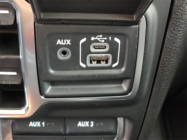 2025 Jeep Gladiator Mojave photo 16