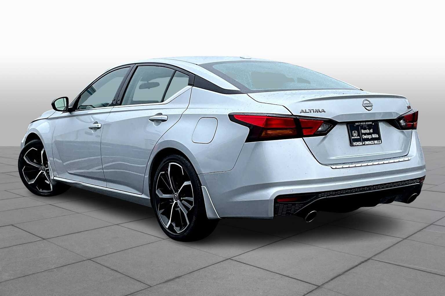 2023 Nissan Altima 2.5 SR photo 11