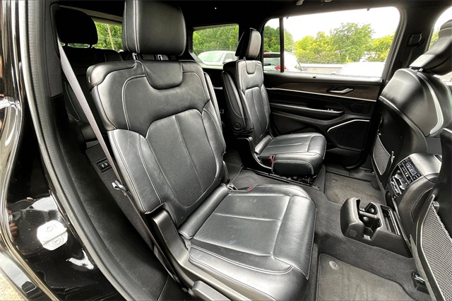 2022 Jeep Grand Cherokee Overland photo 25