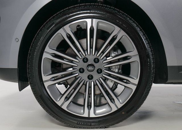 2025 Land Rover Range Rover Sport SE photo 8