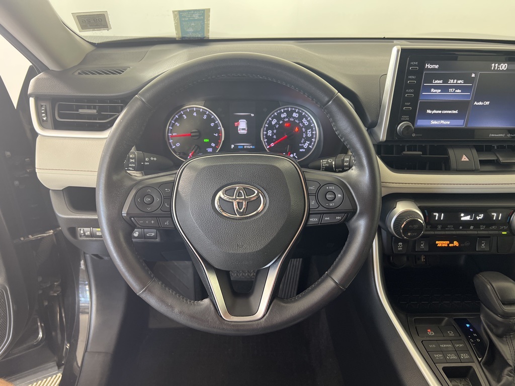 2019 Toyota RAV4 XLE photo 5