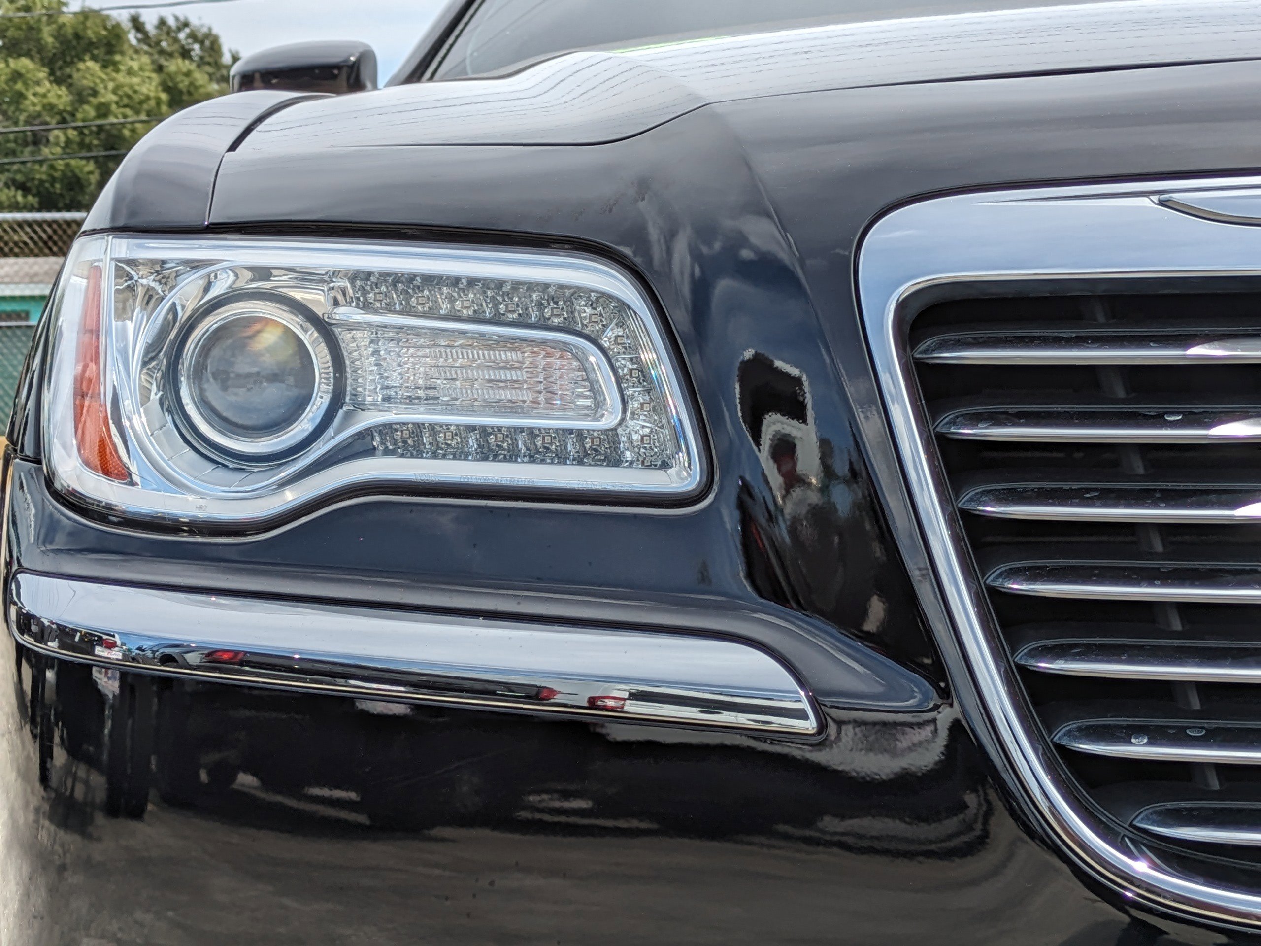 2012 Chrysler 300 Base photo 8