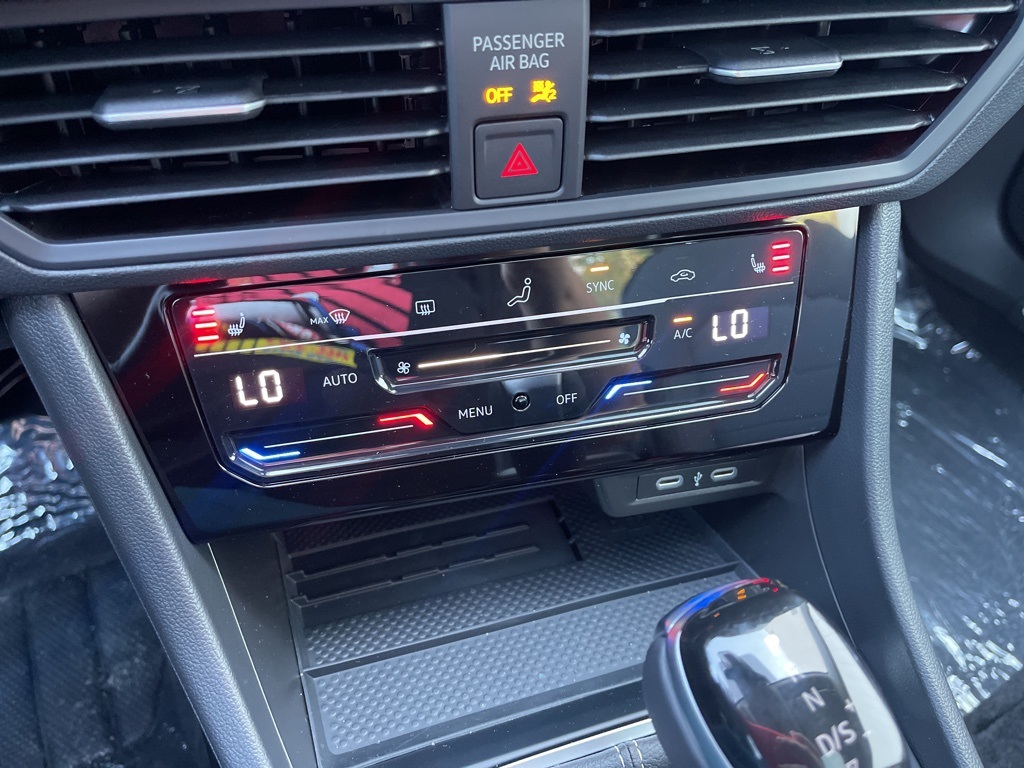 2025 Volkswagen Jetta 1.5T SE photo 9