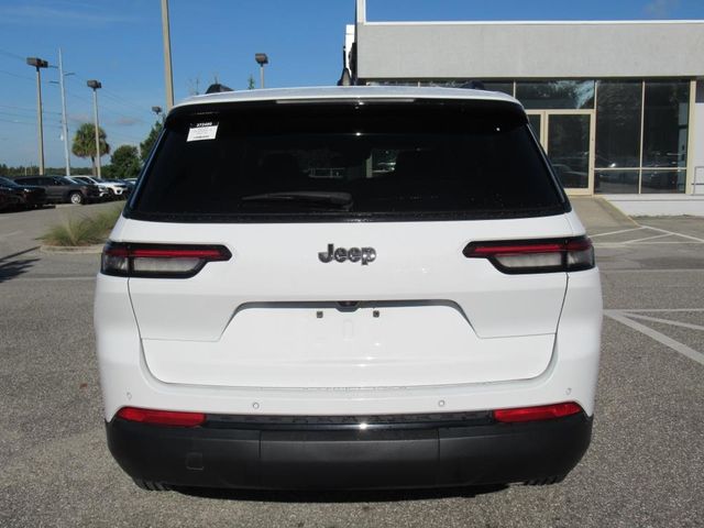 2023 Jeep Grand Cherokee Altitude photo 5