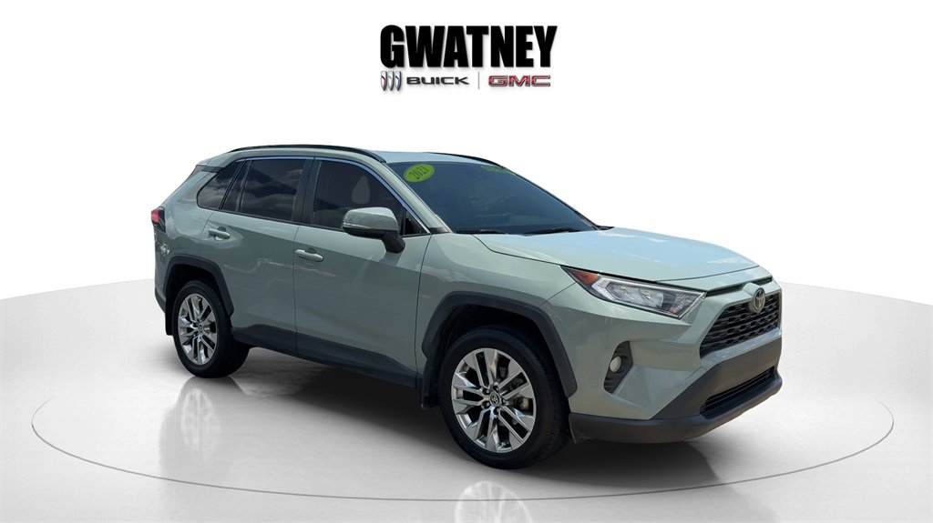 Used 2021 Green Toyota XLE Premium image 1