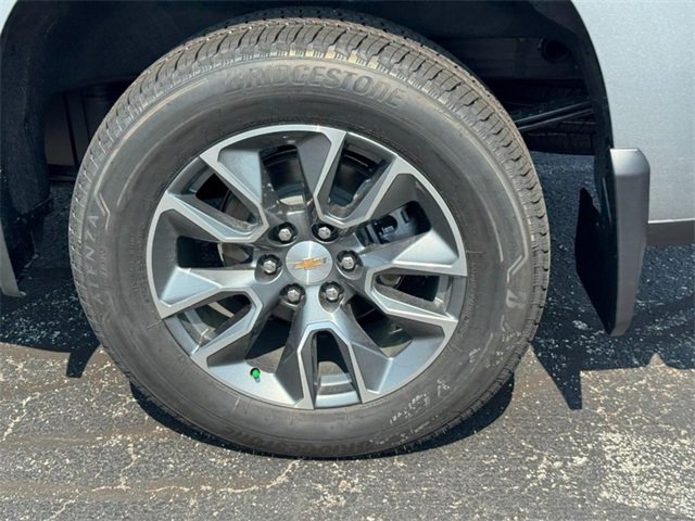 2025 Chevrolet Silverado 1500 LT photo 4